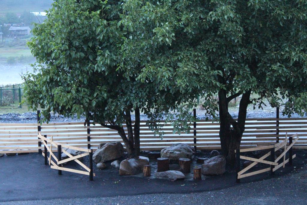 Salome Guest House Местия Екстериор снимка