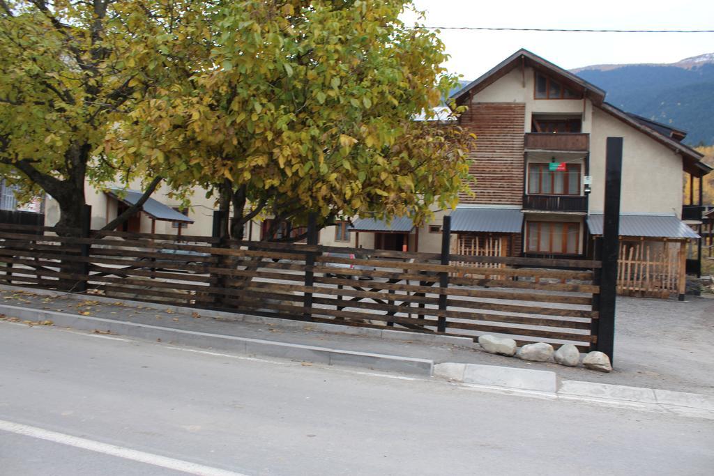 Salome Guest House Местия Екстериор снимка