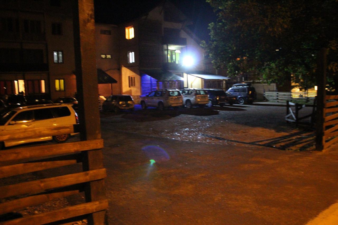Salome Guest House Местия Екстериор снимка