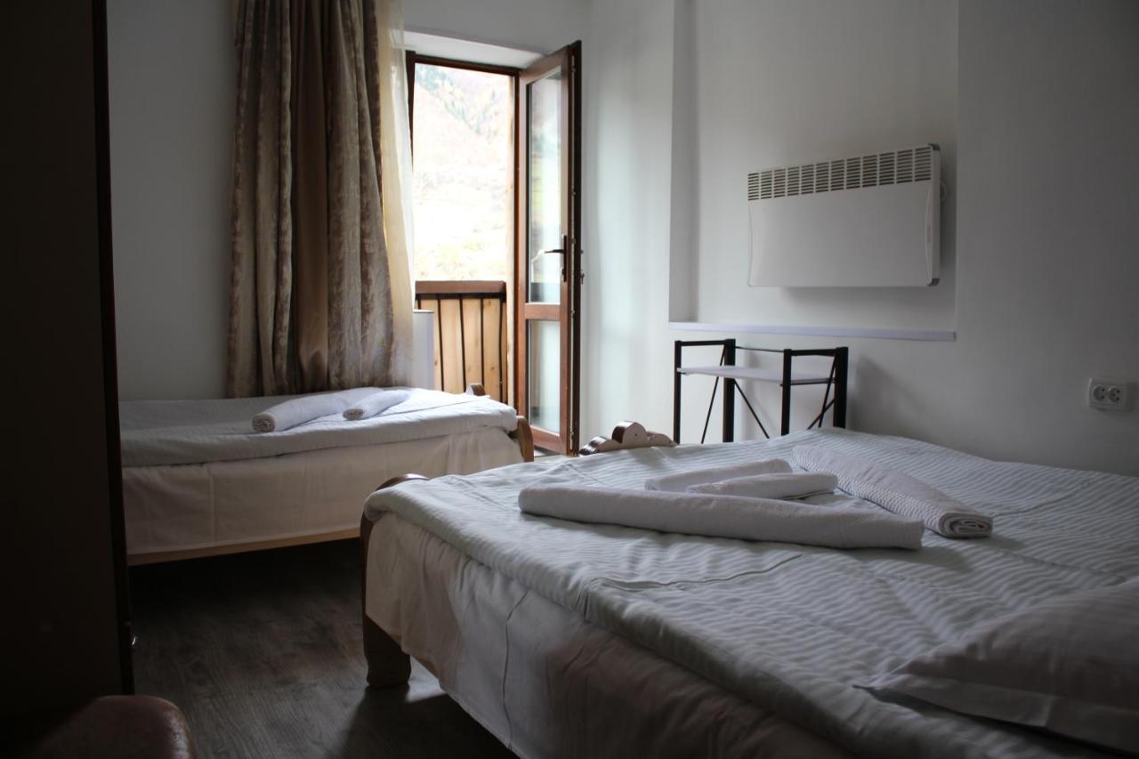 Salome Guest House Местия Екстериор снимка